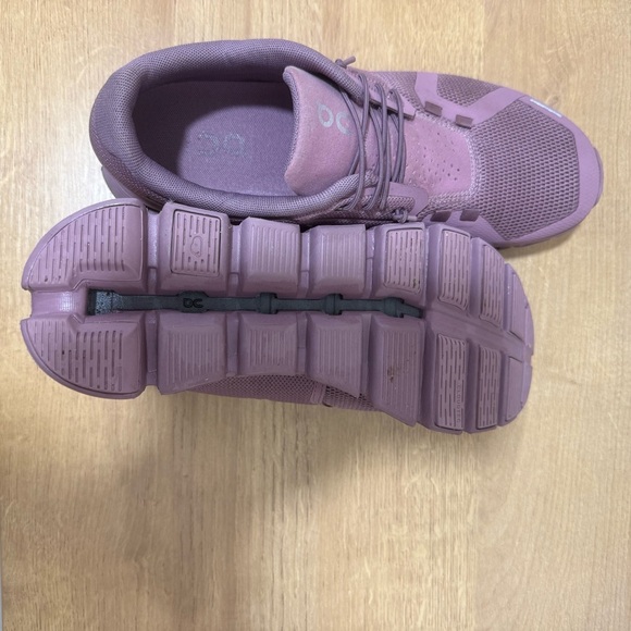 On Running Cloud Sneakers – Women’s - Picture 5 of 10
